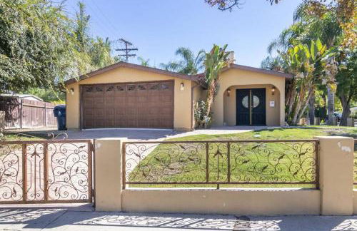 Woodland Hills 3 bedroom w/ pool and spa - Foto 1