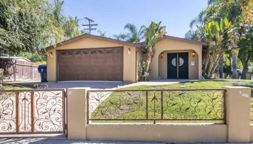 Woodland Hills 3 bedroom w/ pool and spa - Foto 1