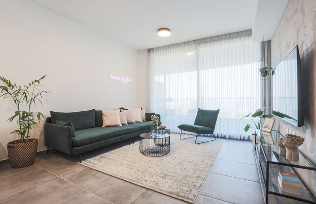 AirTLV - Menachem Begin Apartment - Foto 7