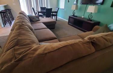 Spacious 5 bdrm 4 bth pool home, game room New Year special close to Disney, Epic Universe Spring Break Special - Foto 7