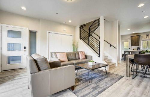 4BD Home w Rooftop Patio Fire Pit & Mountain Views - Foto 7