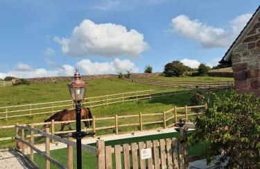 Luxury Peak District stay set in private land with horses and country Pub - Dog Friendly - Foto 2