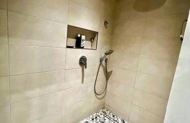 Wohlfühloase mit Pool, Kamin & großer Terrasse - Foto 30