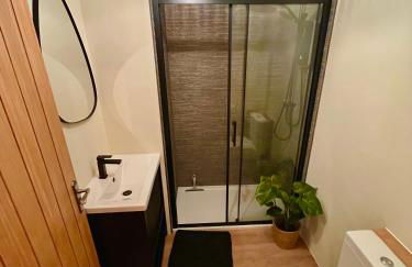 The Room Next Door- Boutique room in the Cotswolds - Foto 5