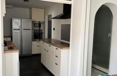 Gesamte Wohnung mit Parkplatz - Foto 4