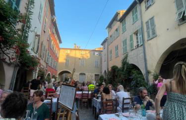 Biot - Place des Arcades - Foto 17