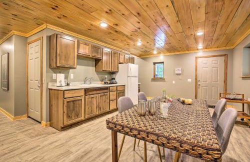 Hike and Zip-Line Red River Gorge Cabin with Hot Tub! - Foto 12