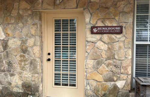 Hilltop Bunkhouse, Historic Silver Spur Dance Hall - Foto 4