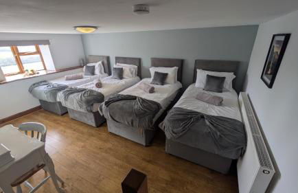 Vale Farm Cottages - Photo 32