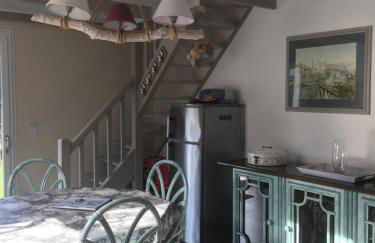 A pied, 300m de la plage et 500m du village - Photo 2