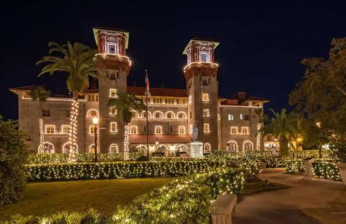 Cozy Quiet St Augustine Private Condo - 2bed, 1 bath, Sleeps 6, Steps to Historic St Augustine Center & All Tourist Attractions, Restaurants, Cafes, Backyard, Porch - Foto 53