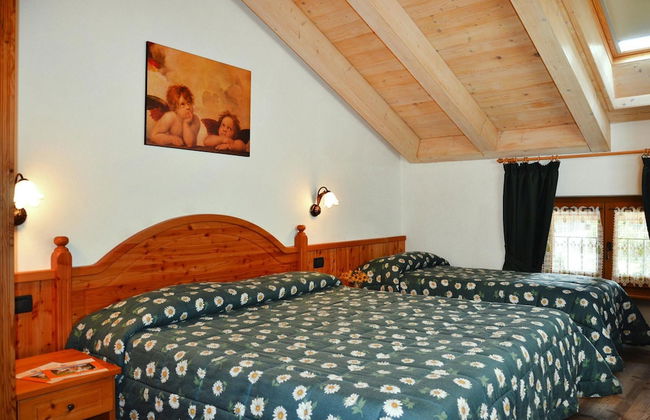 Apartment in Pellizzano With Paid Sauna - Photo 4