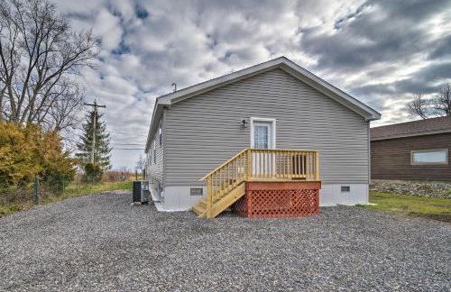 Lakefront Home with Deck, Fishing Dock and Canoe! - Foto 30