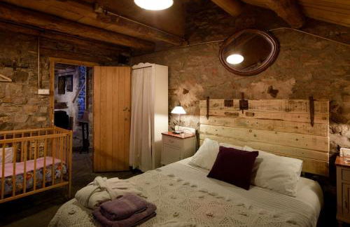 La Pegatera Masia rodeada de bosque ideal para desconectar - Photo 44