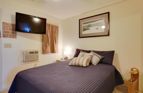 Beachfront Onekama Vacation Rental with Balcony! - Foto 13