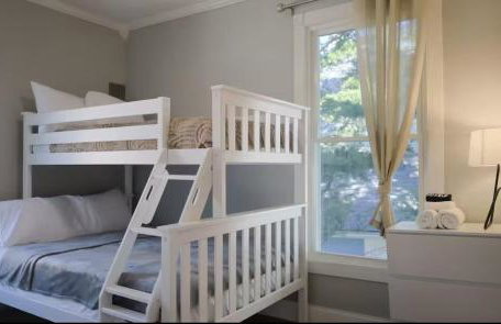 Spacious Home Downtown - Children's Hospital, Pets - Foto 34