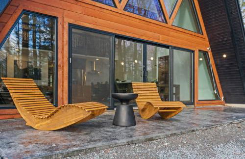 Hot Tub Sauna Spacious Backyard Luxury - Photo 12