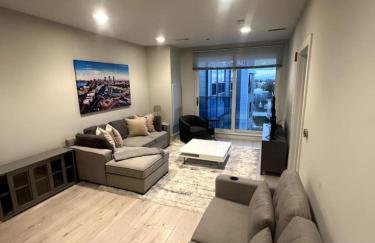 Luxurious 1BR, Pool, Gym, nr Blue Line - Foto 1