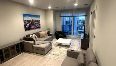 Luxurious 1BR, Pool, Gym, nr Blue Line - Foto 1