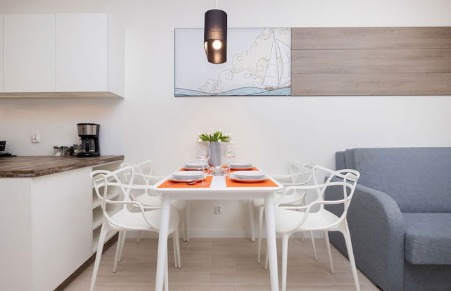 Aquamarina Onyx Apartments by Renters - Photo 16