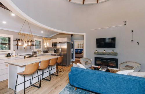 8 Min to Zip Lines Unique Stay King Bed - Foto 1