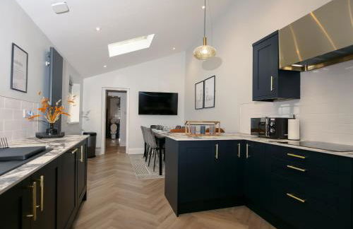 Dwell Living Luxurious 5BD House Central - Foto 1