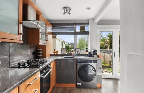 Peaceful 3-BR Home-Driveway, Sky-TV-Free WiFi - Foto 4