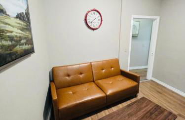 Suites on East Side near Whole Foods, Brown University, Miriam Hospital, MBTA, Downtown, - Foto 17