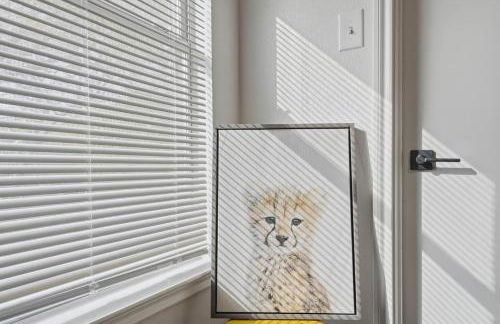 Walk to SXSW Venue, 2025 New Build Beauty at UT, Downtown, King Beds - Foto 43