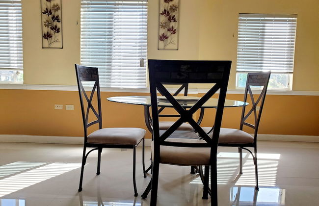 Rochester Modern Chic Apartment - Photo 8