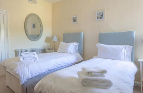 Beautiful Cotswold Farmhouse with Hot tub - Foto 18