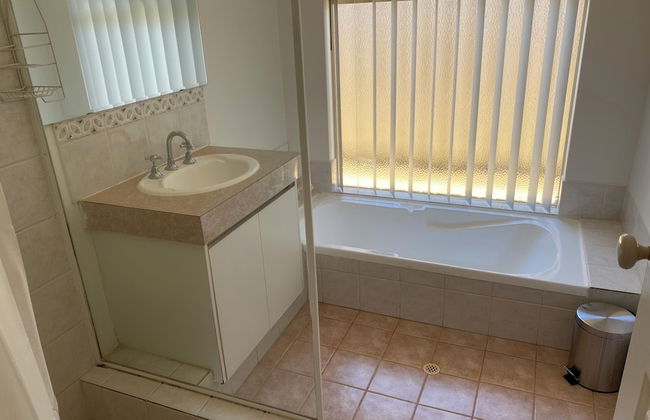 Ocean Keys Family Accommodation - Photo 16