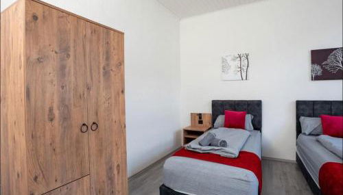 Serviceroom24 - Space in Oberhausen WLAN - Smart-TV - 24-7 Check-in und Küche - Foto 5, wardrobe