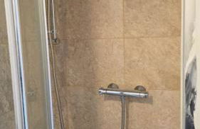 Cosy Studio Getaway - Free Parking & Central Links - Foto 6