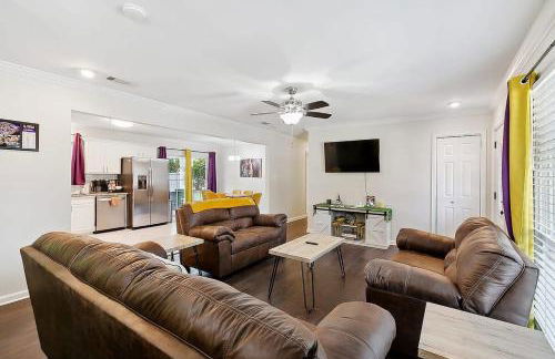 LSU Slammer Arcade 4 5 mile to LSU Private Yard - Foto 8