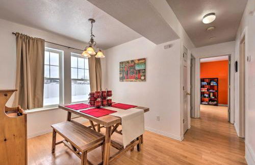 Family-Friendly Logan Farmhouse with Yard and Near USU - Foto 11