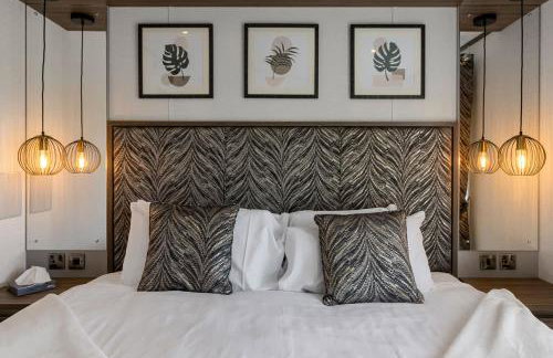 Peaceful Lake Retreat - Fishing Lakes, Heated Outdoor Swimming Pool 500yrds on Sister Park , Pool Open April to September - Foto 21