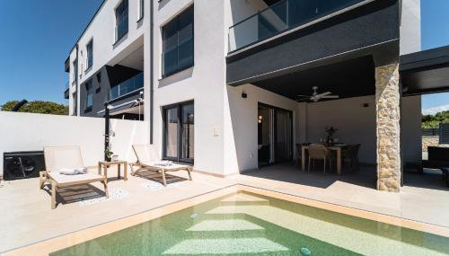 Lili Rose Mandre - Exclusive Family Apartments with Sea View, Just Steps from Beach - Photo 2, sunbed