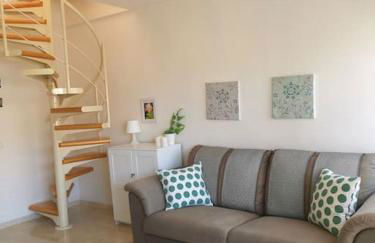 Ático fresco y luminoso con aparcamiento privado - Foto 28