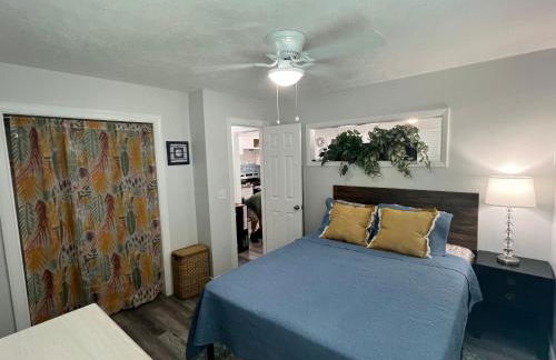 875 Oasis #1 Location! - Foto 9