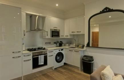 2 bed flat, sleeps 8, driveway, 5 Mins to Brixton - Foto 16