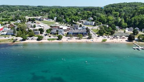 Lil's on the Lake Vintage Cottage on Crystal Lake - Foto 3