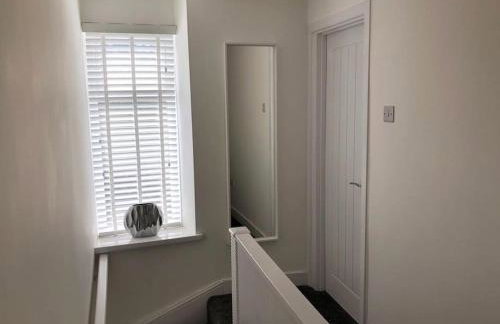 Rhondda Valleys with Breathtaking Riverside Views - Foto 21