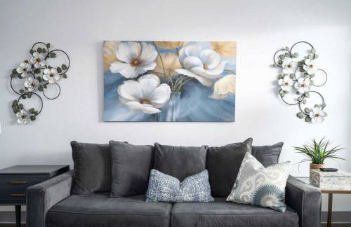 Luxury Apartment with Pool, Restaurants, Shopping) - Photo 10