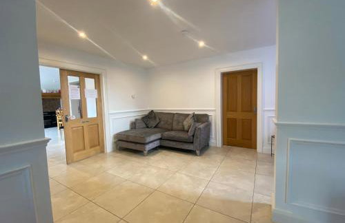 Rostrevor Valley 6-Br Sleeps 20 w Hot Tub & View - Photo 15