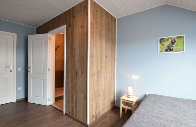 Superb Villa With a Large Garden - Photo 4