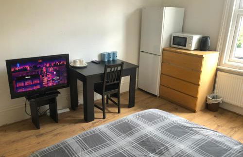 London DM x Weekly Monthly x Deals - Foto 5