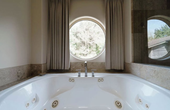 The Castle Rock Estate by Avantstay Steps From Arch Cape Beach w/ Hot Tub & Sauna - Foto 142