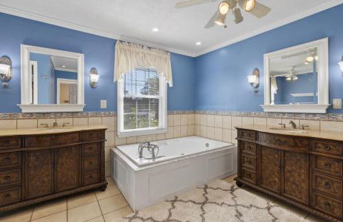 Paradise on Ocean Waterway Huge 5000 sq ft w Private Pool, Boat Dock, Grand Piano, Game Tables, BBQ, 1 acre Yard, Crib, Sleeps 34 - Photo 13