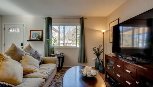 Loveland Home with Private Hot Tub and Wood Fireplace! - Foto 4